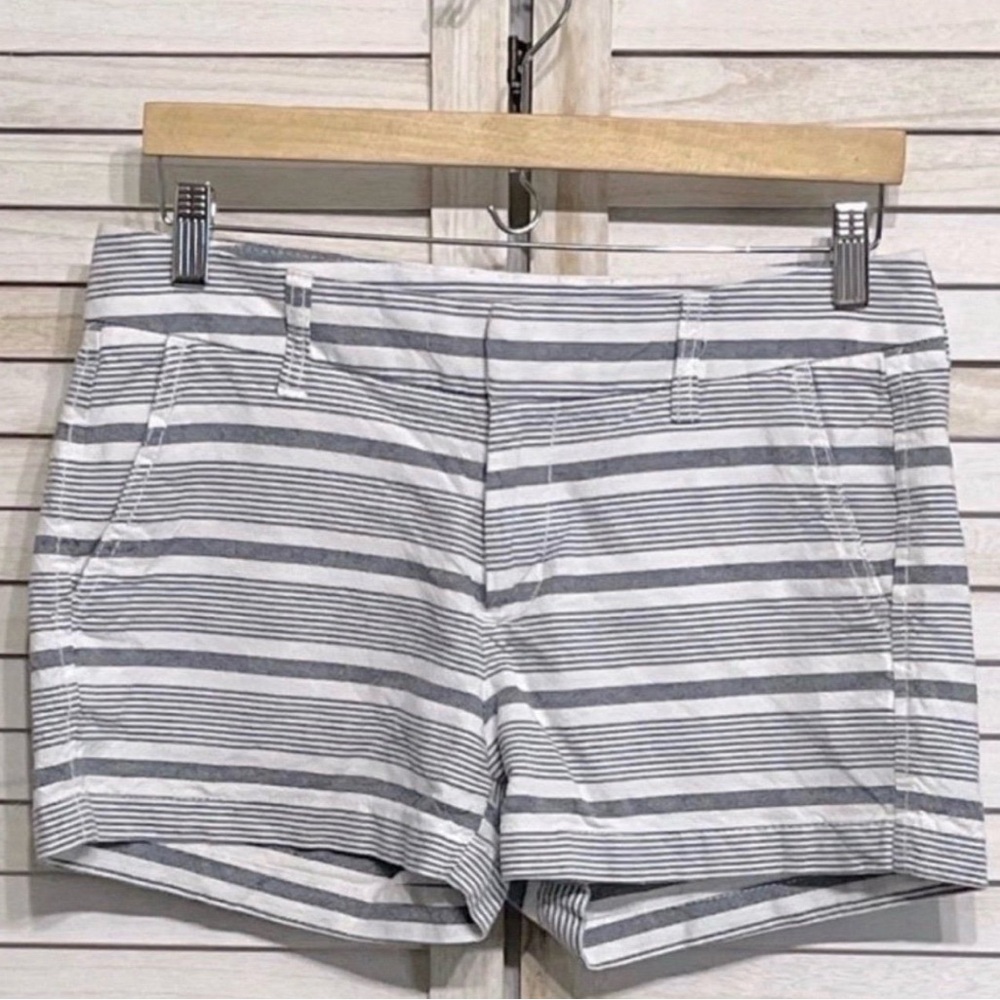 Khakis By Gap Cotton Girlfriend Shorts Blue/White Stripes Size 4 PRICE FIRM